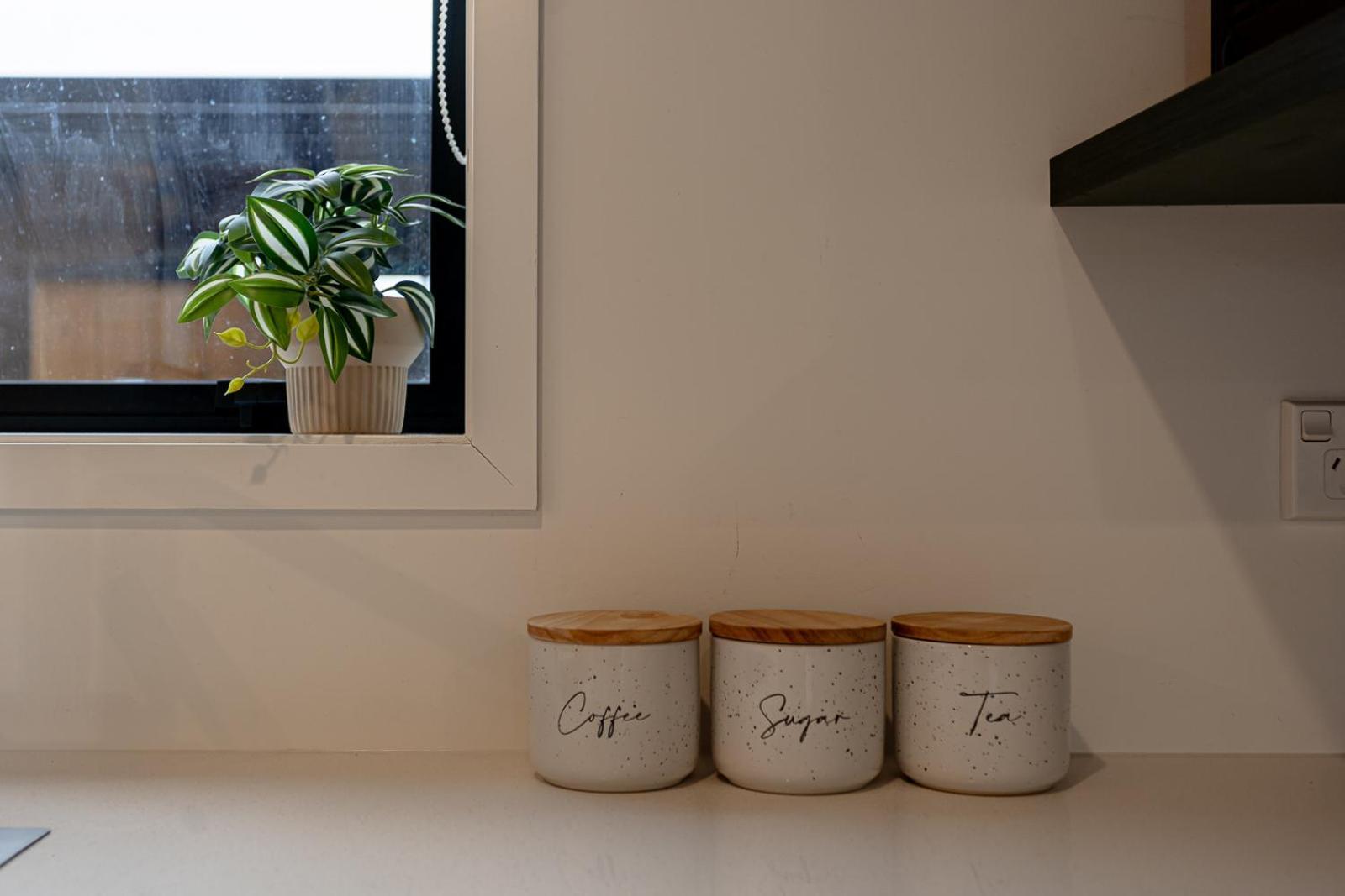 Modern 2 Bedroom Townhouse In Cbd With Parking! Sleeps 5 Κράισττσερτς Εξωτερικό φωτογραφία