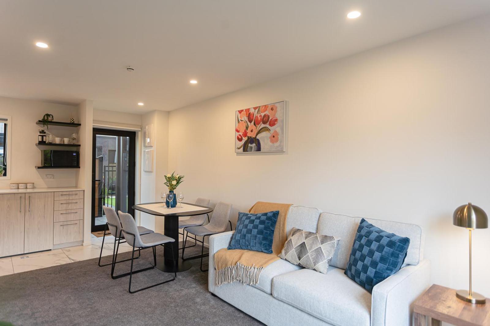 Modern 2 Bedroom Townhouse In Cbd With Parking! Sleeps 5 Κράισττσερτς Εξωτερικό φωτογραφία