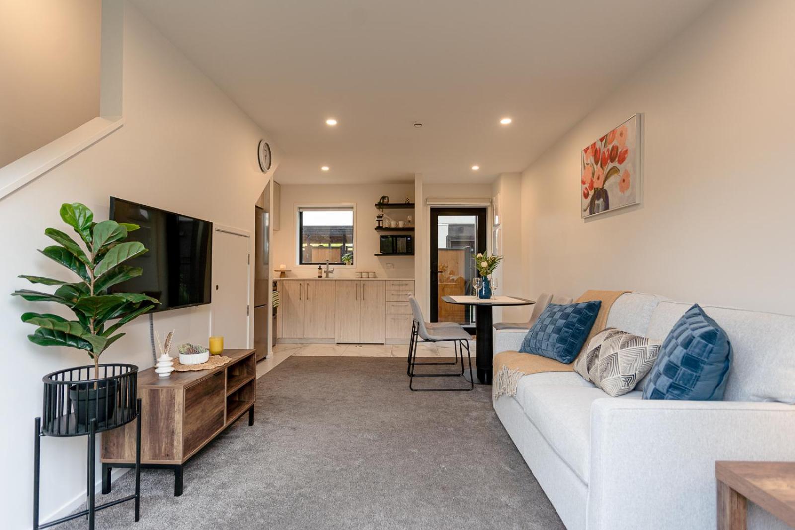 Modern 2 Bedroom Townhouse In Cbd With Parking! Sleeps 5 Κράισττσερτς Εξωτερικό φωτογραφία