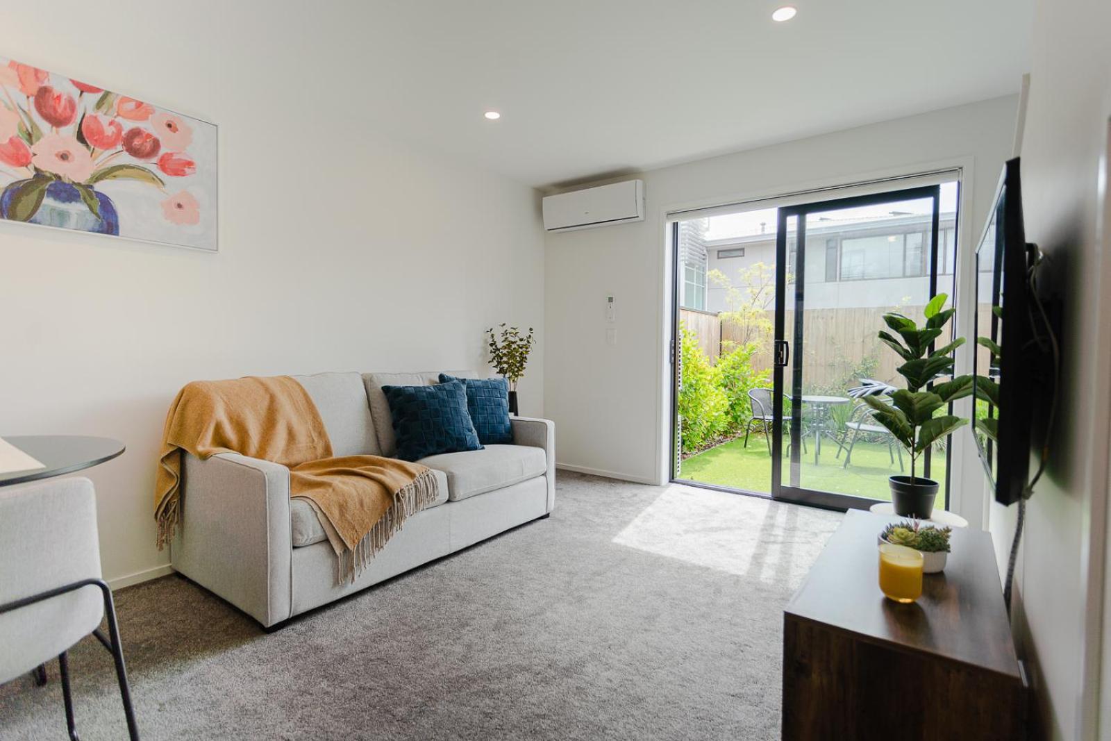 Modern 2 Bedroom Townhouse In Cbd With Parking! Sleeps 5 Κράισττσερτς Εξωτερικό φωτογραφία