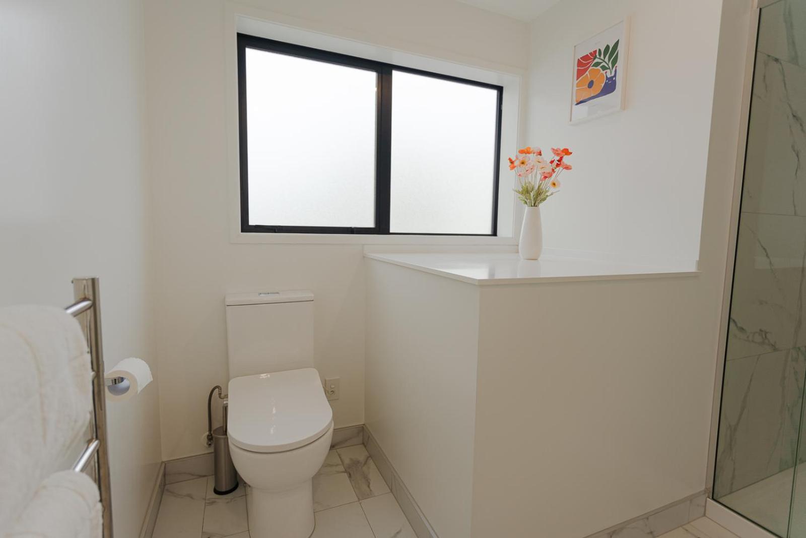 Modern 2 Bedroom Townhouse In Cbd With Parking! Sleeps 5 Κράισττσερτς Εξωτερικό φωτογραφία