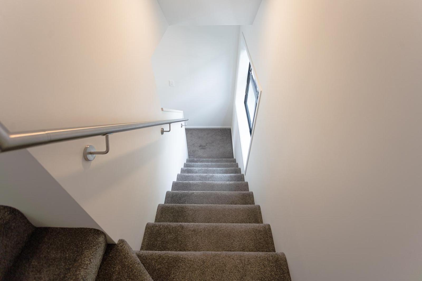 Modern 2 Bedroom Townhouse In Cbd With Parking! Sleeps 5 Κράισττσερτς Εξωτερικό φωτογραφία