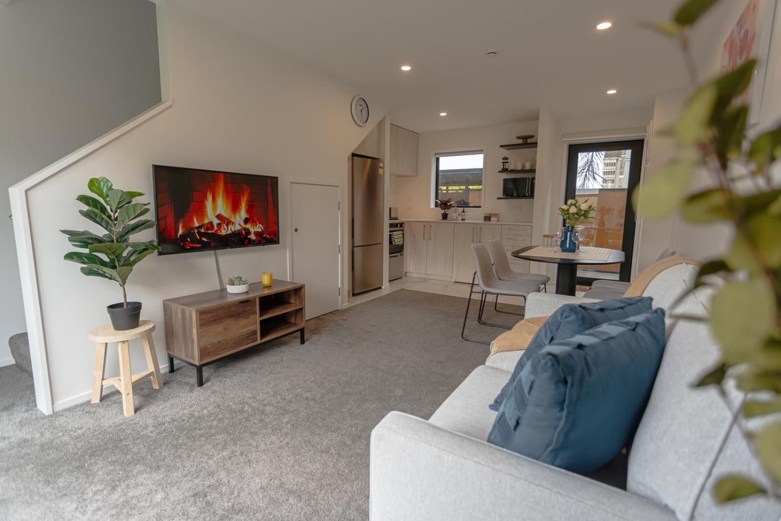 Modern 2 Bedroom Townhouse In Cbd With Parking! Sleeps 5 Κράισττσερτς Εξωτερικό φωτογραφία