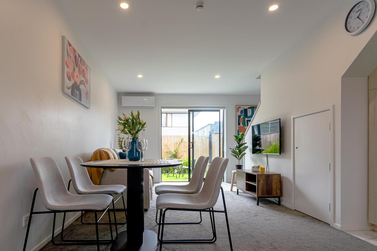 Modern 2 Bedroom Townhouse In Cbd With Parking! Sleeps 5 Κράισττσερτς Εξωτερικό φωτογραφία