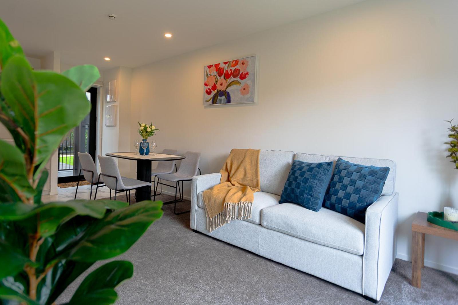 Modern 2 Bedroom Townhouse In Cbd With Parking! Sleeps 5 Κράισττσερτς Εξωτερικό φωτογραφία
